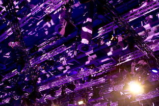 虚拟现实(VR)技术,跨领域应用的无限可能  第1张 虚拟现实(VR)技术,跨领域应用的无限可能  第1张