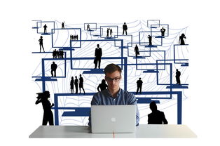 未来科技生活,探索手抄报中的科技世界  第1张 未来科技生活,探索手抄报中的科技世界  第1张